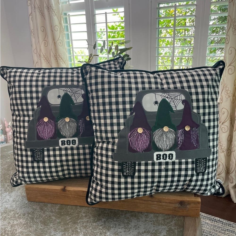 LOVINGKINDNESS BLK CHECKED HALLOWEEN GNOME TRIO THROW PILLOWS 2